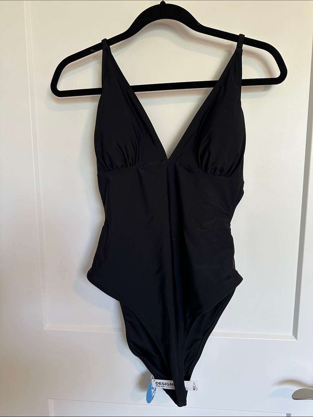 Cupshe Black V-Neck One-Piece Swimsuit